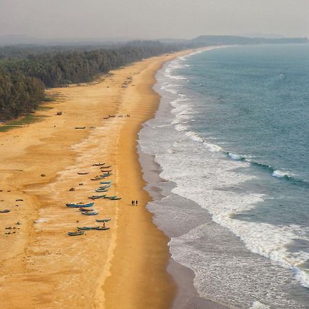 Blue Lagoon Beach Resort Gokarna  Bagian luar foto