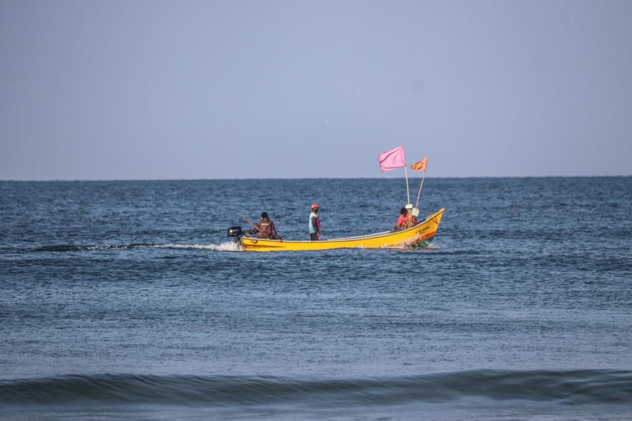Blue Lagoon Beach Resort Gokarna  Bagian luar foto