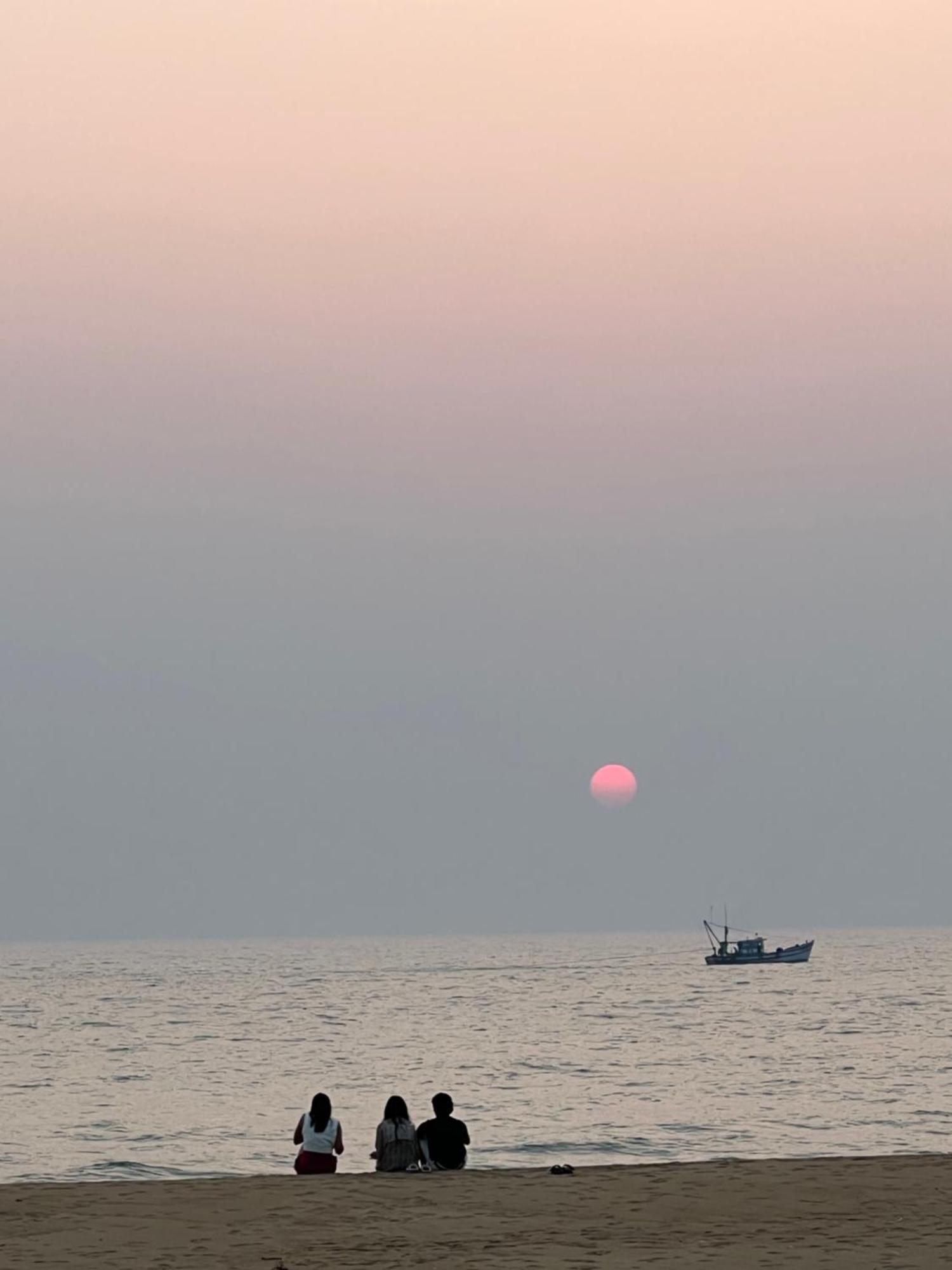 Blue Lagoon Beach Resort Gokarna  Bagian luar foto