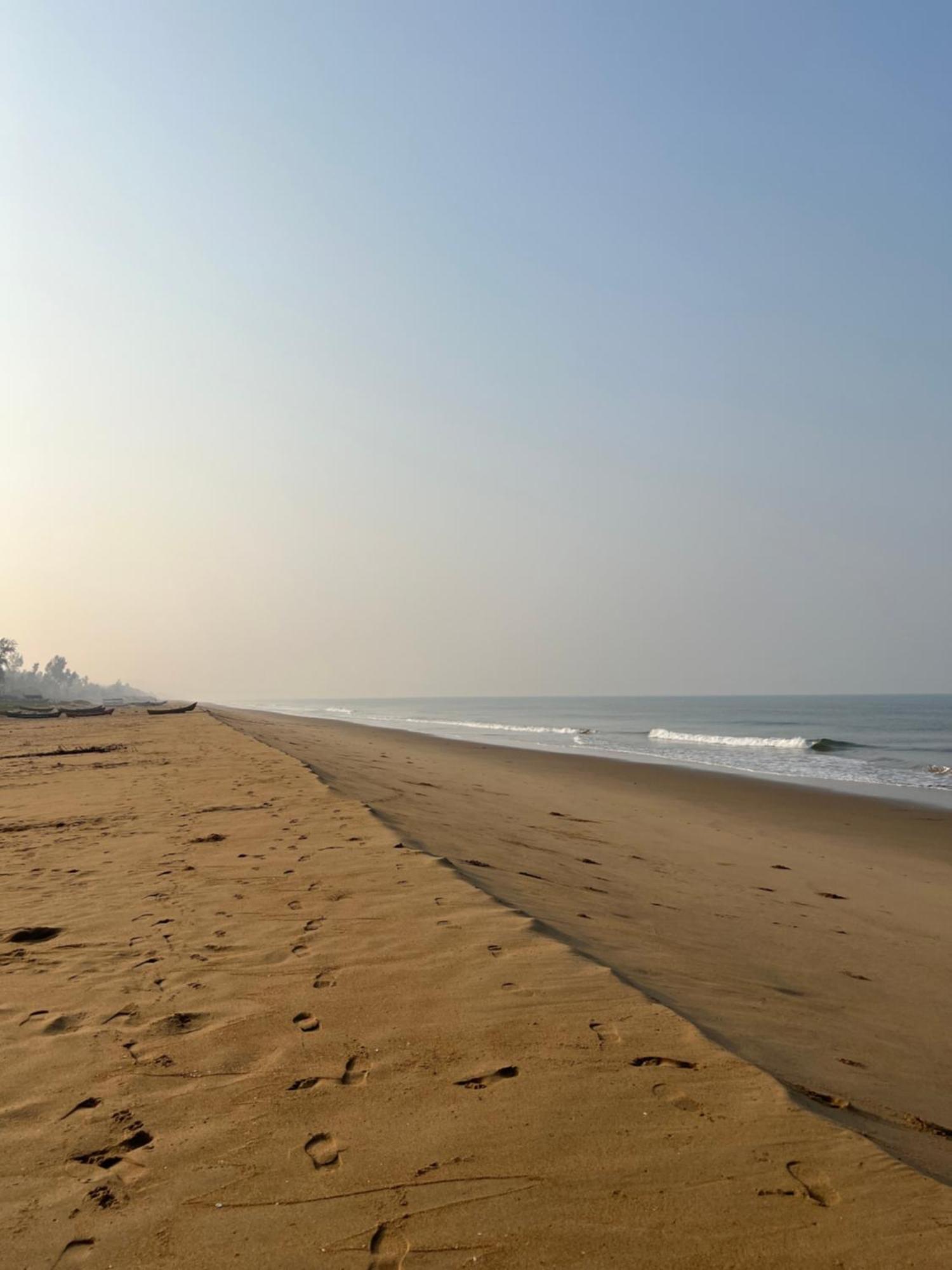 Blue Lagoon Beach Resort Gokarna  Bagian luar foto