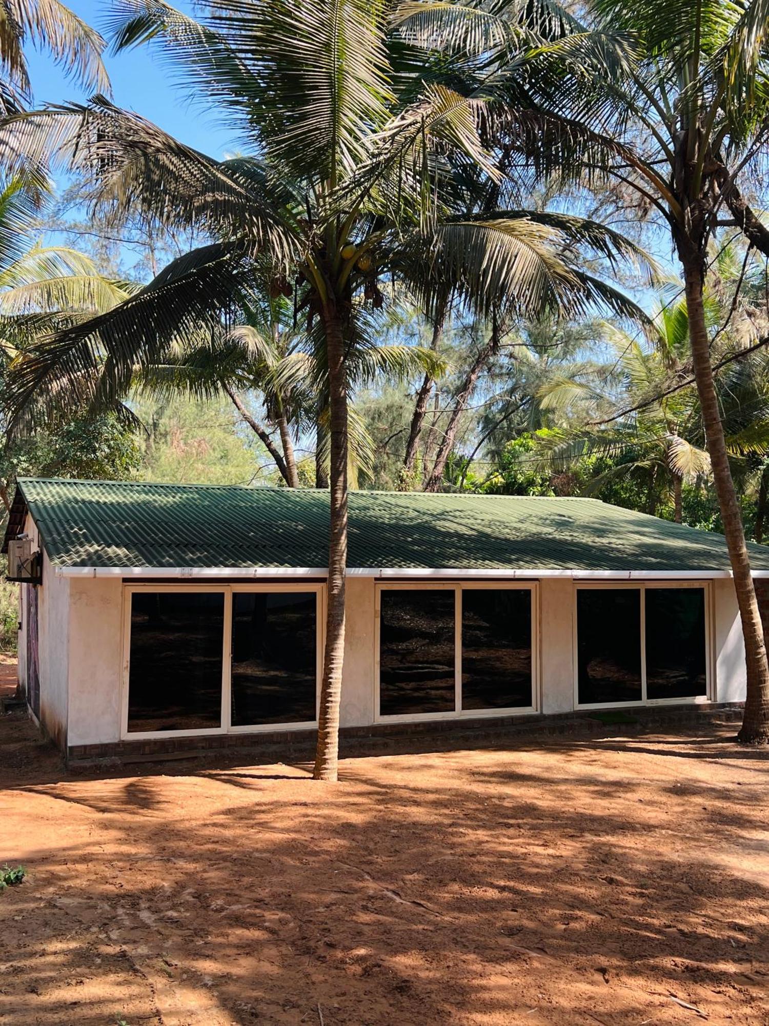 Blue Lagoon Beach Resort Gokarna  Bagian luar foto